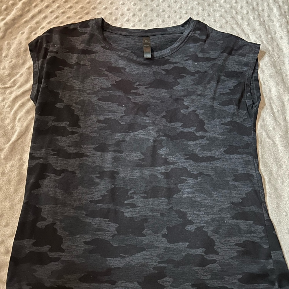 Kyodan Black and Gray Camo Short Sleeve Tee